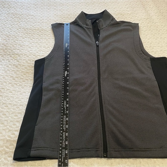 PGA Tour Men's Charcoal and Black Vest~ Size Medium - Picture 6 of 10